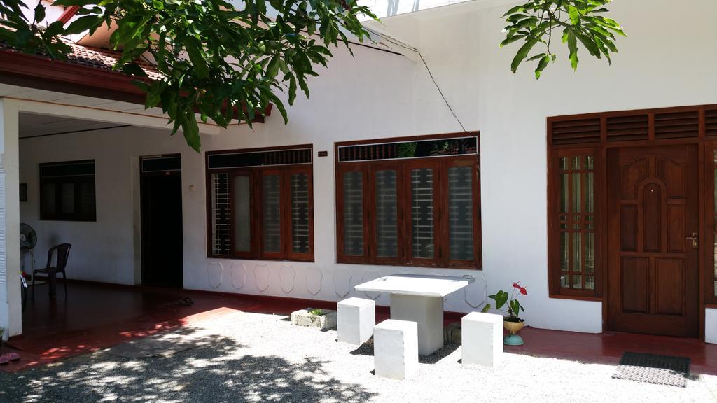 Desitha Family House Hotel Mirissa Ngoại thất bức ảnh